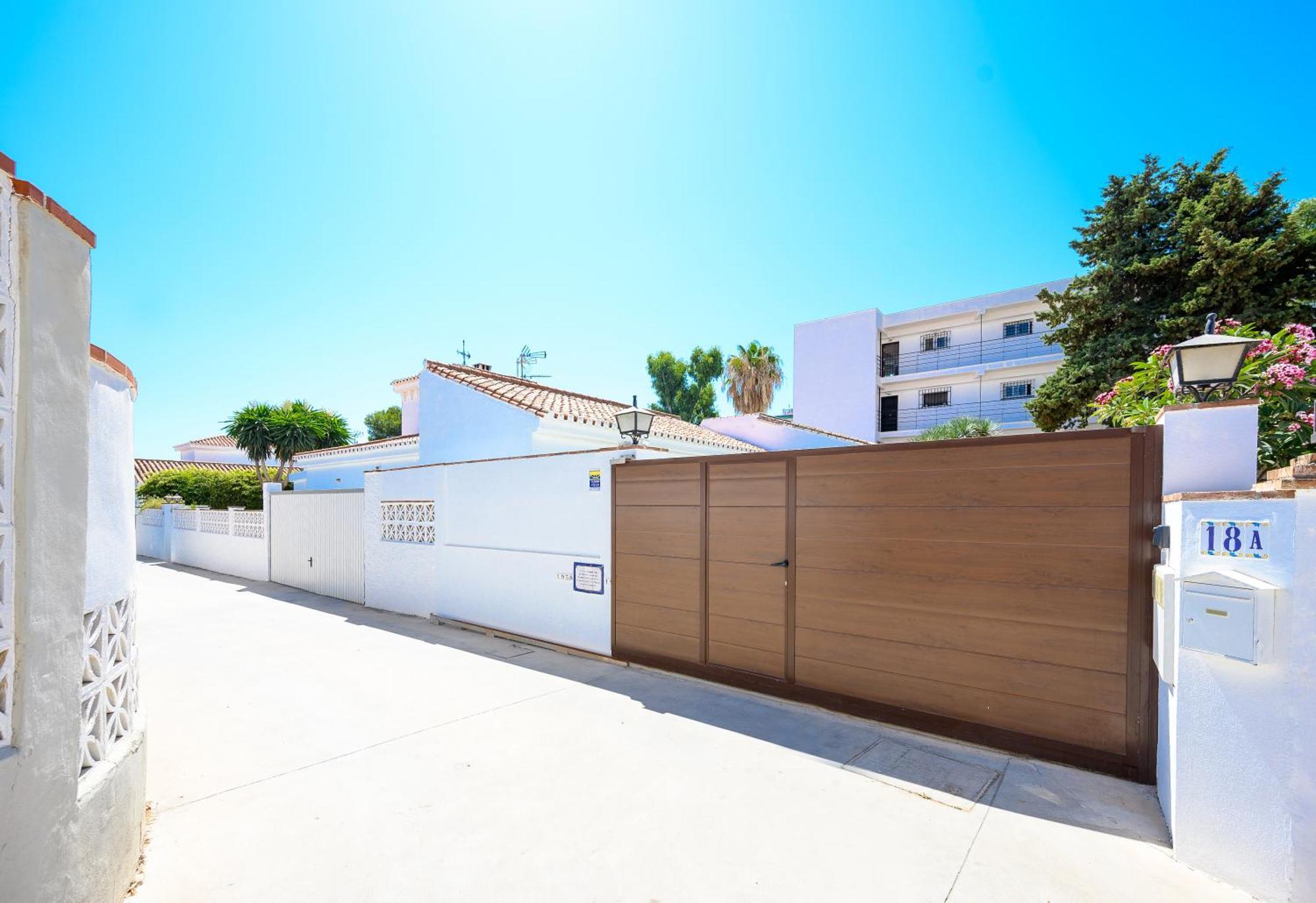 Chalet En Puerto Marina Benalmadena Luaran gambar